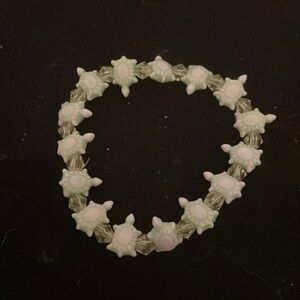 6” green beaded turtle beads stackable stretch bracelet w/30 turtles & beads